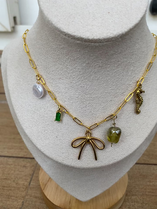 Bow Necklace